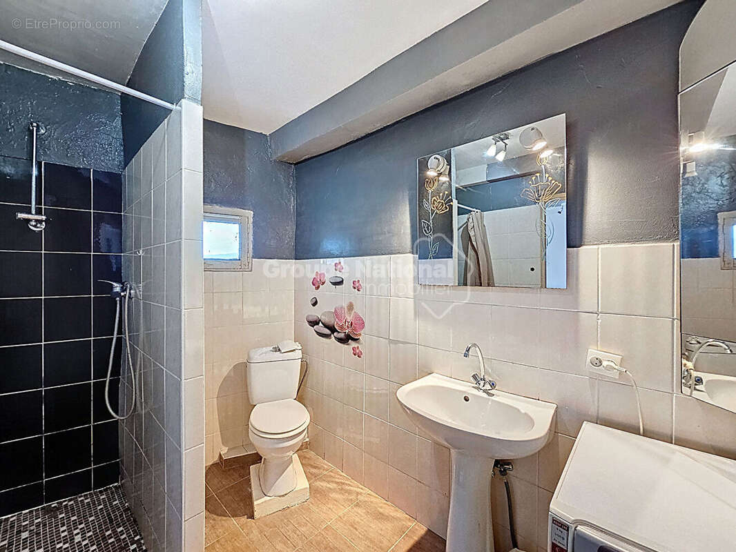 Appartement à BAGNOLS-EN-FORET