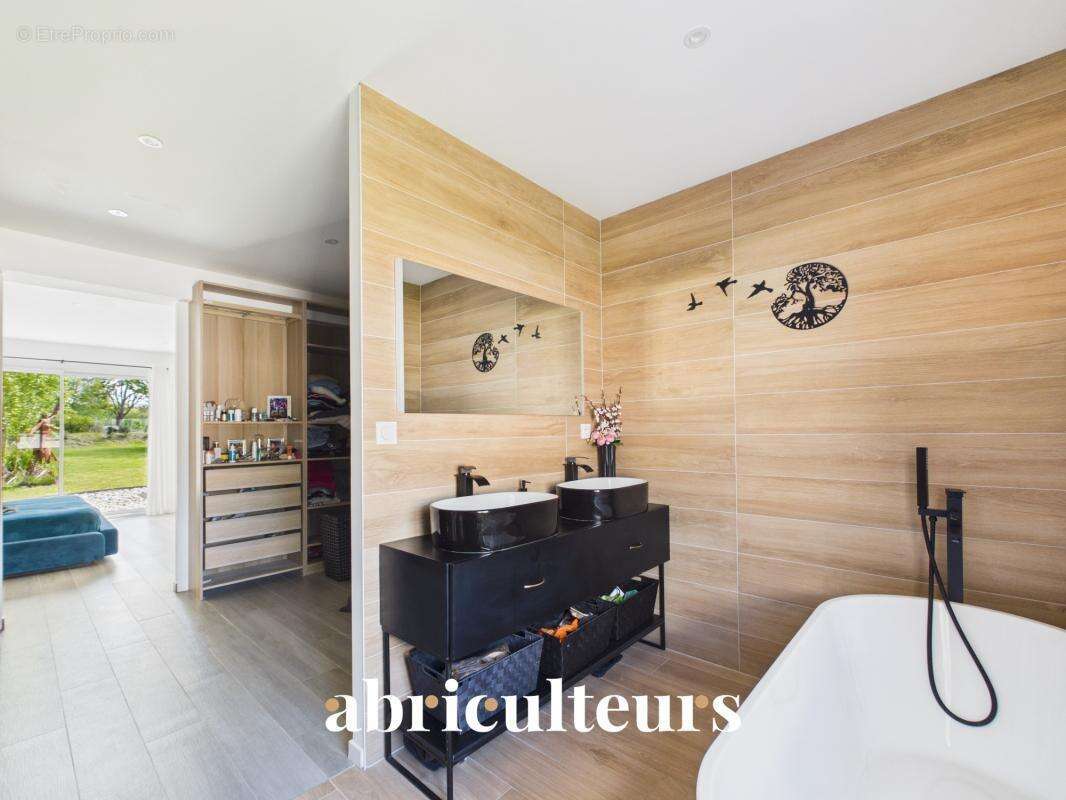 Maison d’architecte de plain-pied récente avec vue panoramique sur la nature environnante en vente à Vaugrigneuse (91640) - photo 28