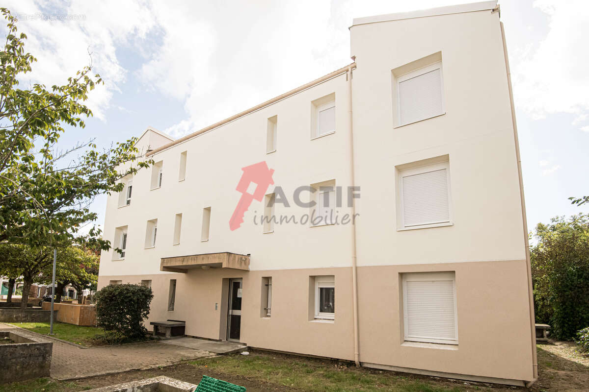 Appartement à COURCOURONNES