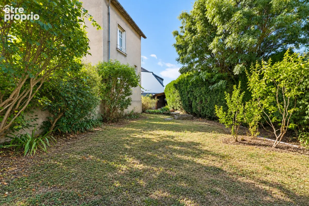 ANGERS  - Belle Maison Ancienne -  avec jardin, grand garage et dépendances - photo 10