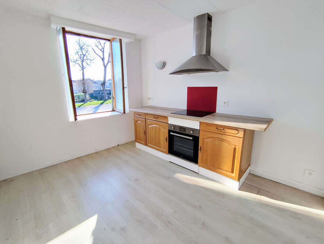 Appartement à MIRECOURT