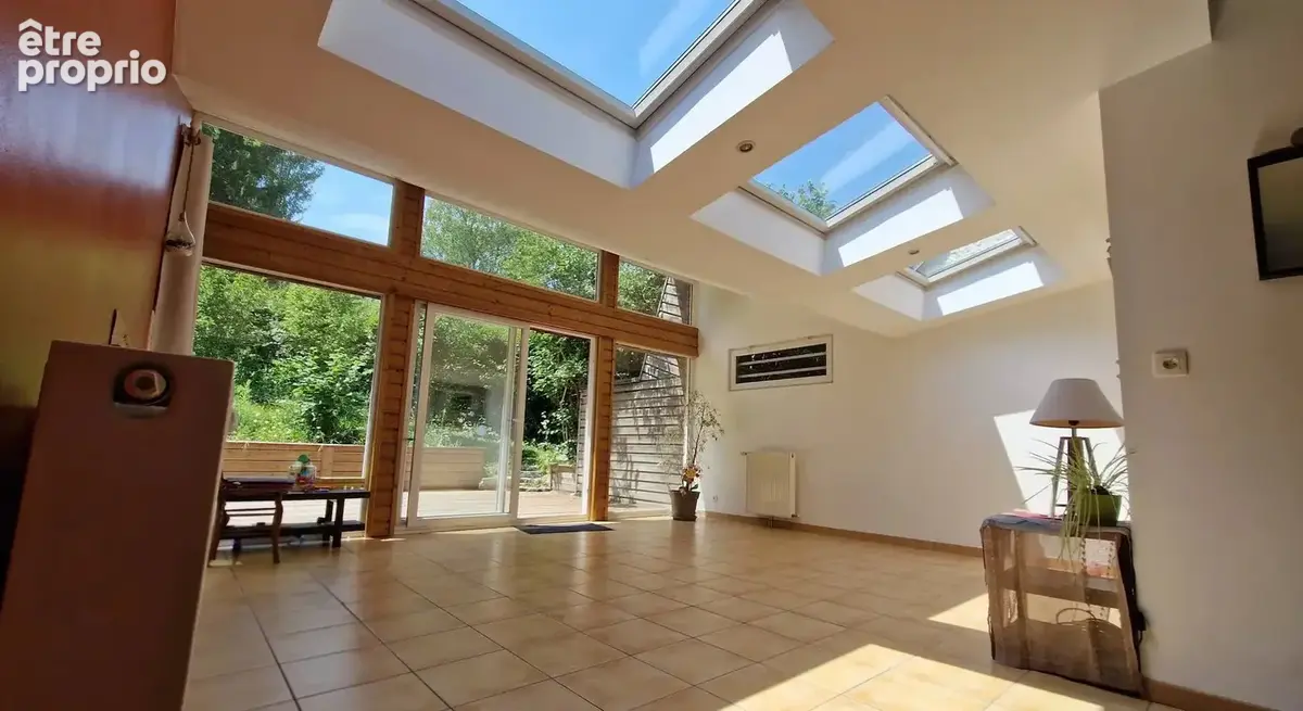 Photo Maison à Saint-Leger-Du-Bourg-Denis au prix de 359 000€