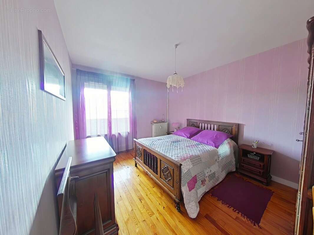 Appartement à SAINT-ETIENNE