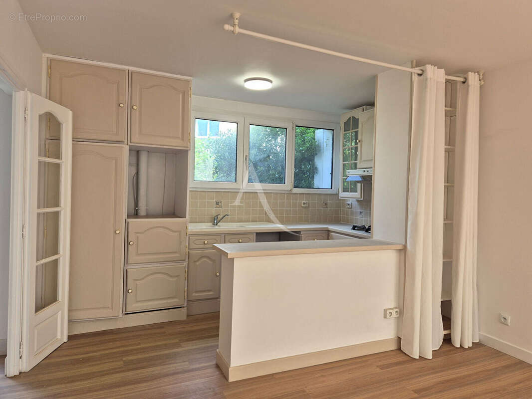 Maison à BURES-SUR-YVETTE