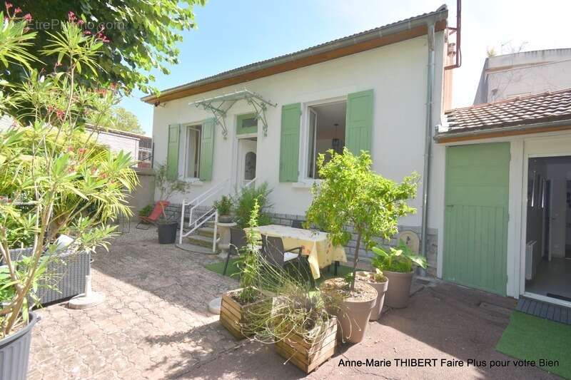 Maison à vendre 6 pièces VILLEURBANNE (69) - photo 25