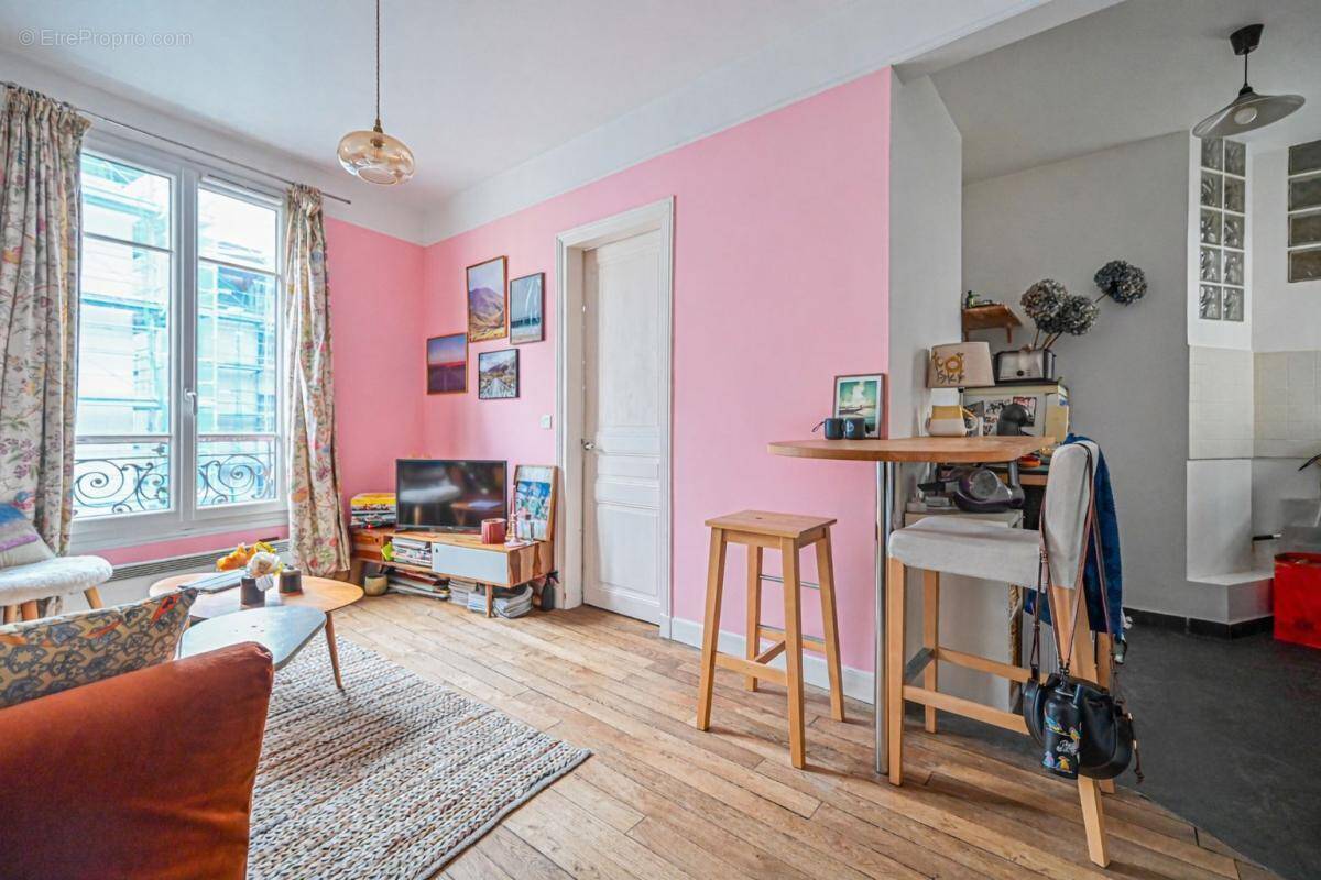 Appartement à PARIS-18E