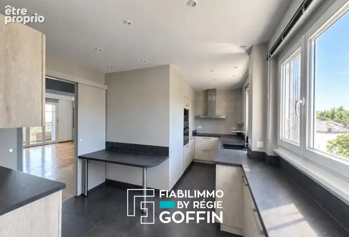 Appartement T3 - 96 m2 - 3 pièces - photo 3
