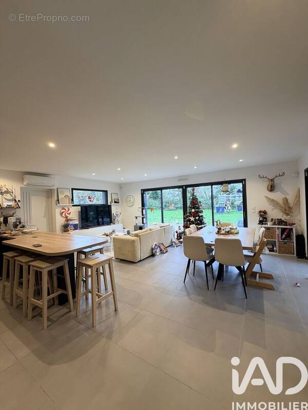 Photo 1 - Maison à CLEDEN-POHER