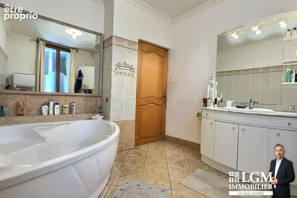 Maison de village de 127 m2 avec cour - photo 10