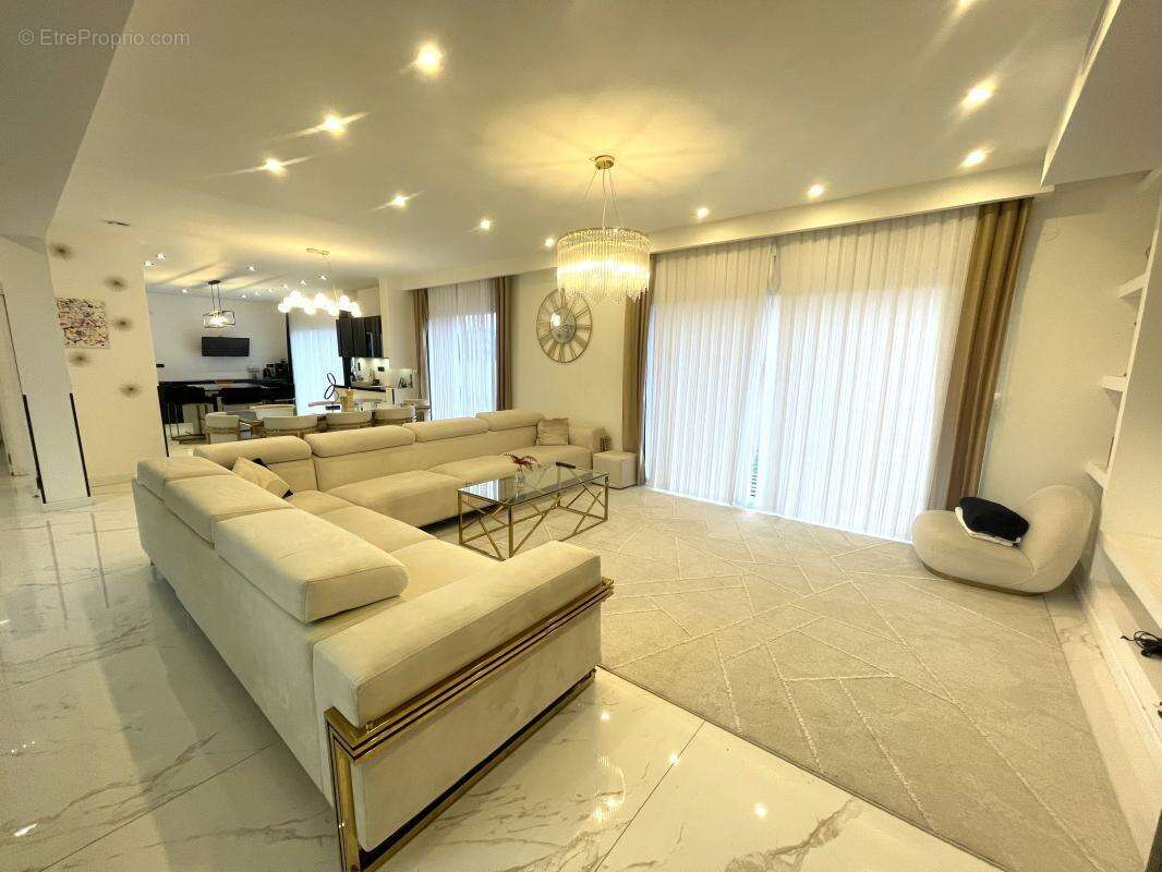 Maison à ROSNY-SUR-SEINE