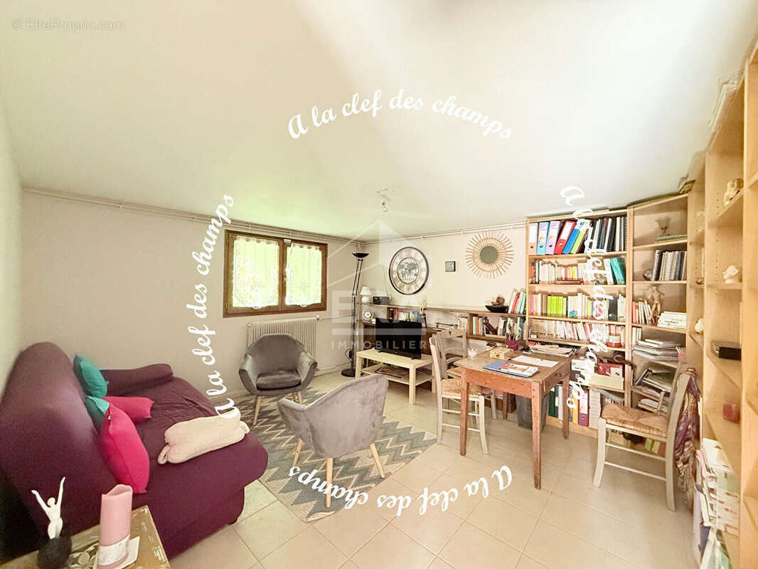 Maison à SAINT-REMY-LES-CHEVREUSE