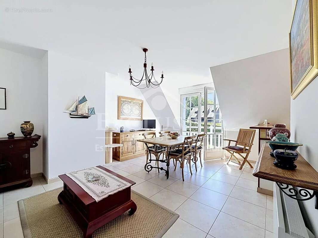 Appartement à TROUVILLE-SUR-MER