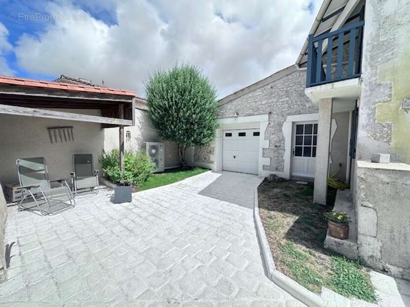 Maison à SEMUSSAC