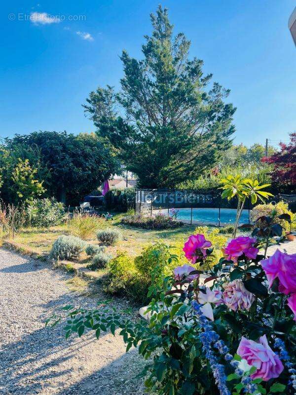 Maison à SAINT-FELIX-DE-LODEZ