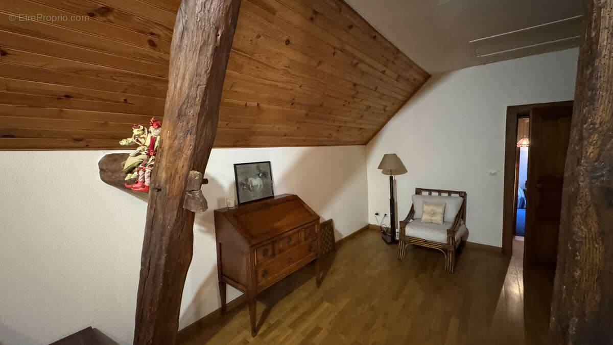 Maison à JOUX-LA-VILLE