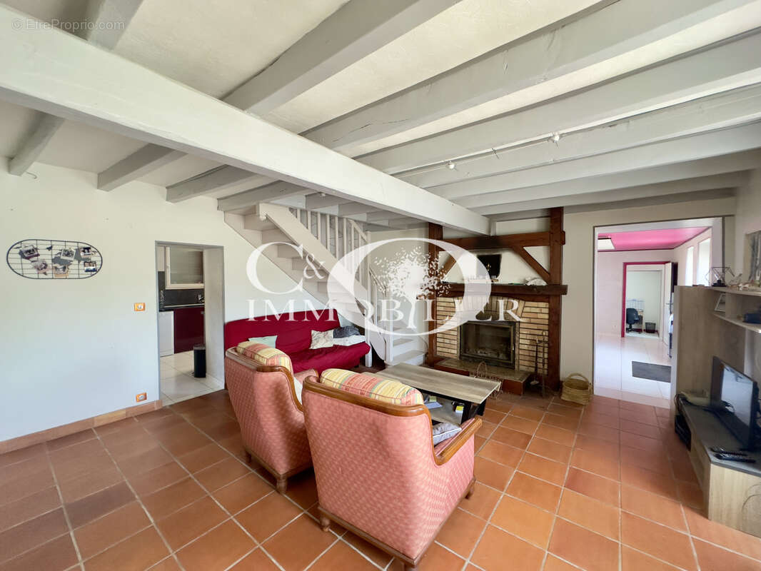 Maison à SAINT-ETIENNE-DU-BOIS