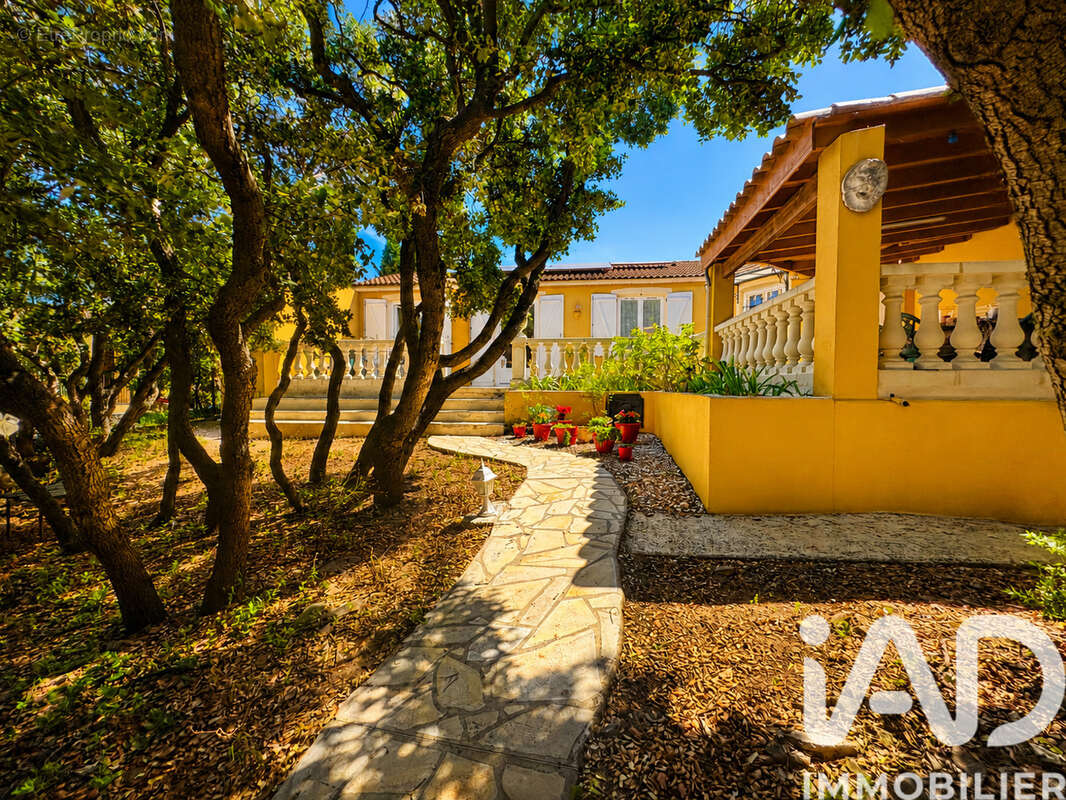 Maison 160 m² à Villeneuve-Les-Avignon  - photo 5