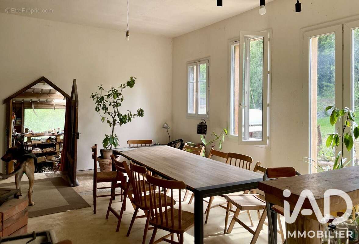 Maison 66 m² à Roussines  - photo 4