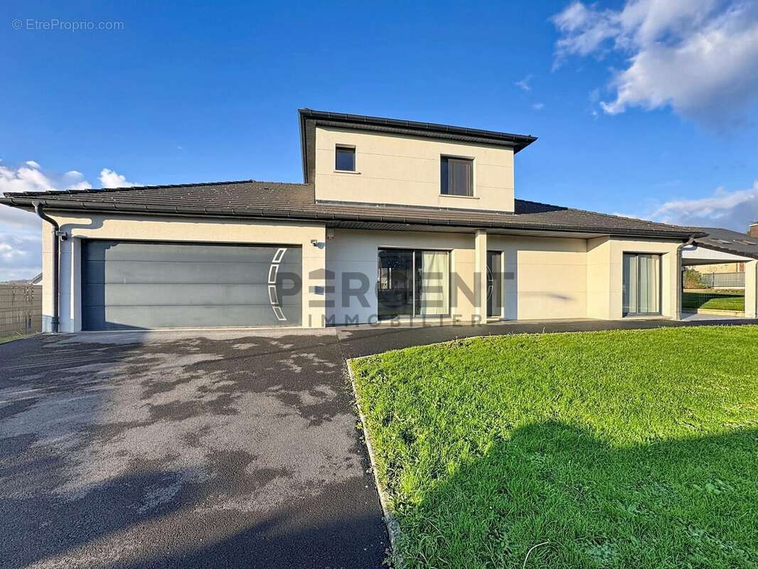 Maison à NOUVION-SUR-MEUSE