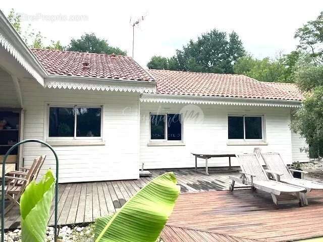 Maison à BLANQUEFORT