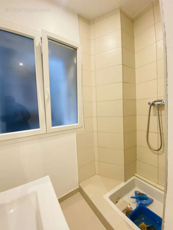 Appartement T1 rénové au 1er étage. - photo 8