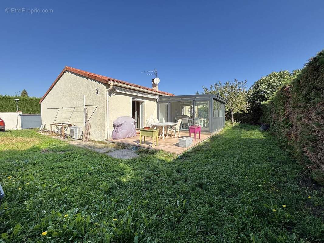 Maison à LA SALVETAT-SAINT-GILLES