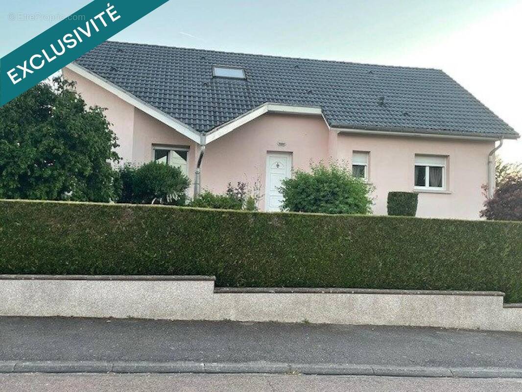 Photo 1 - Maison à UXEGNEY