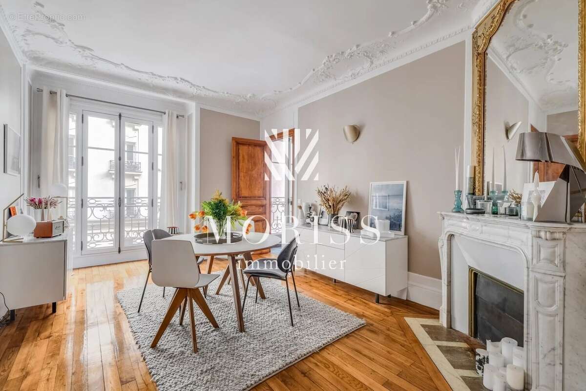 Appartement à PARIS-17E