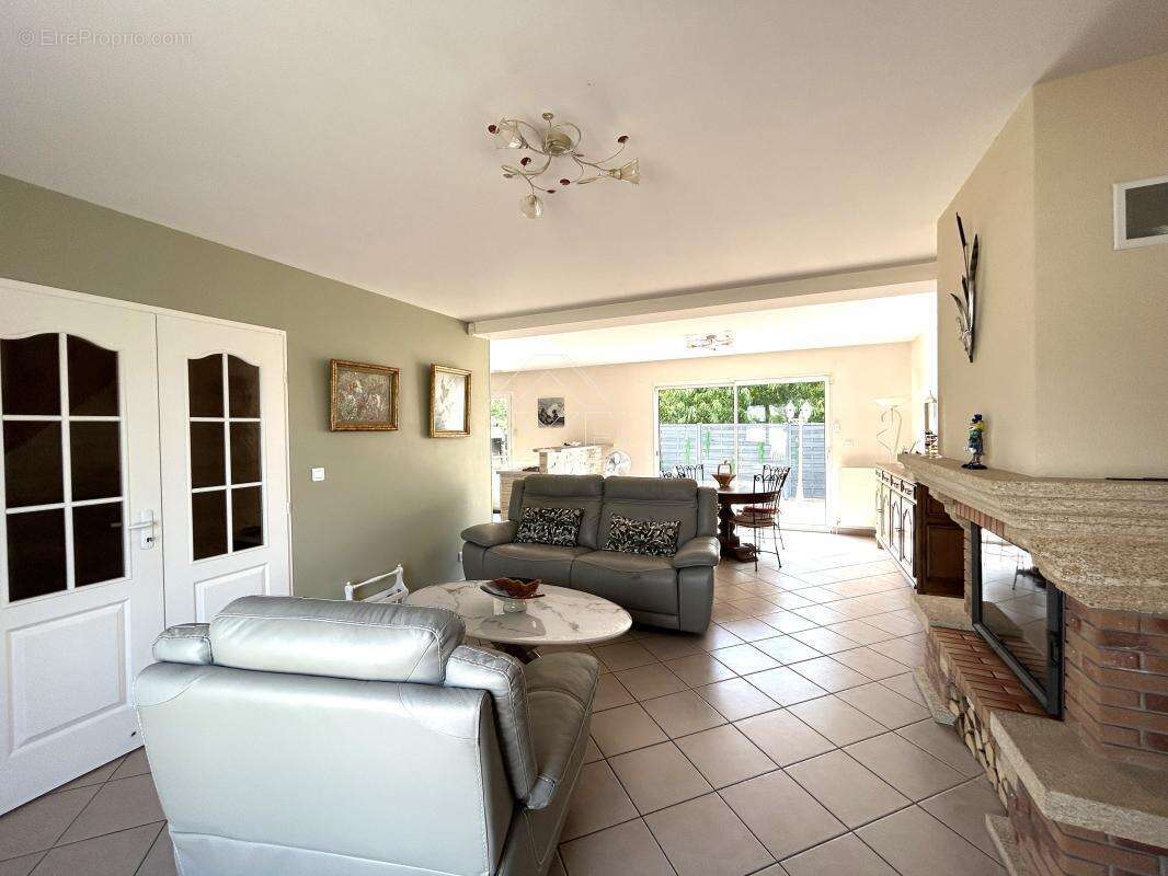 Superbe Propriété  6 pièces 130 m²  4 chambres à Buchelay - photo 7