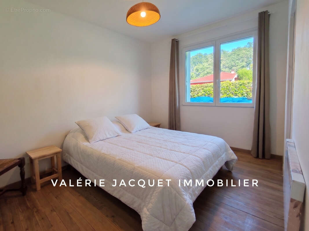 À Moulin-Neuf, maison rénovée en 2025 avec vie de plain-pied et grand terrain constructible - photo 3