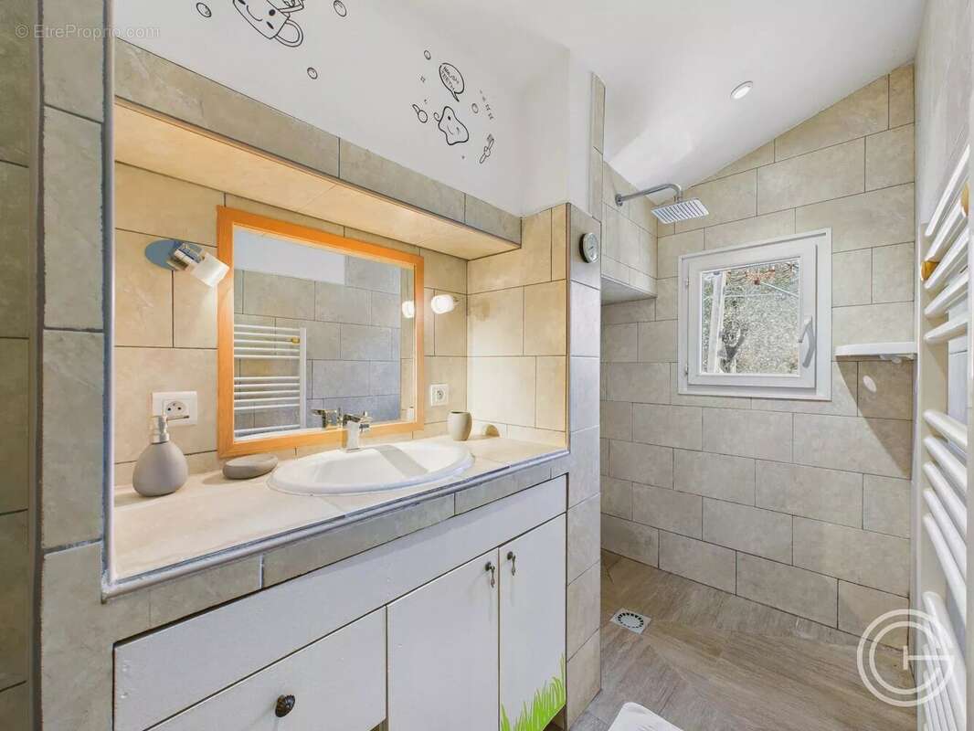Propriété avec deux maisons et studio – 7 500 m² de terrain - route de l'Escarène - PEILLE - photo 13
