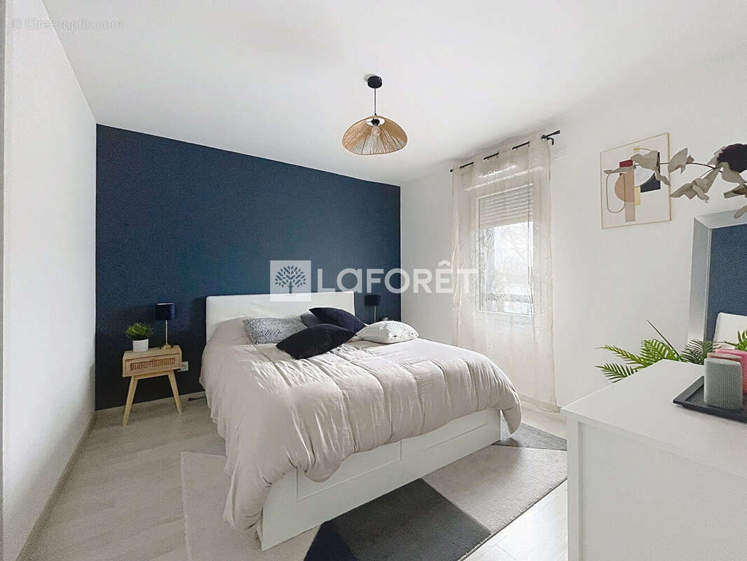 Appartement à SAINT-JEAN-DE-LA-RUELLE