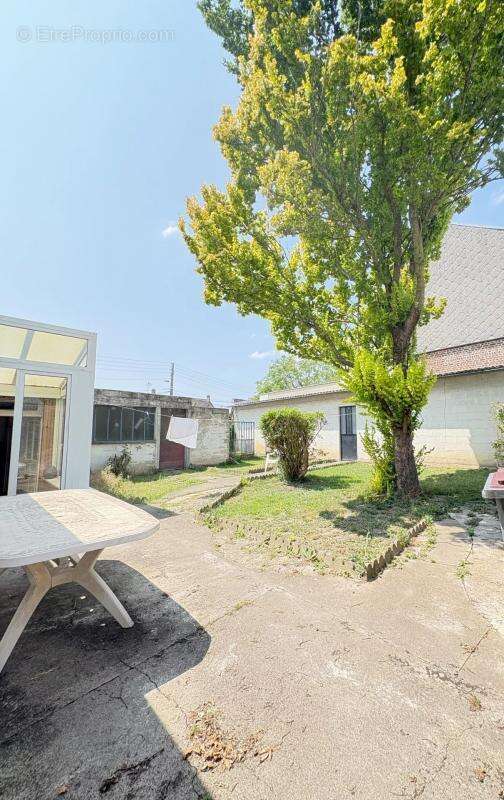 Maison à SAINT-QUENTIN