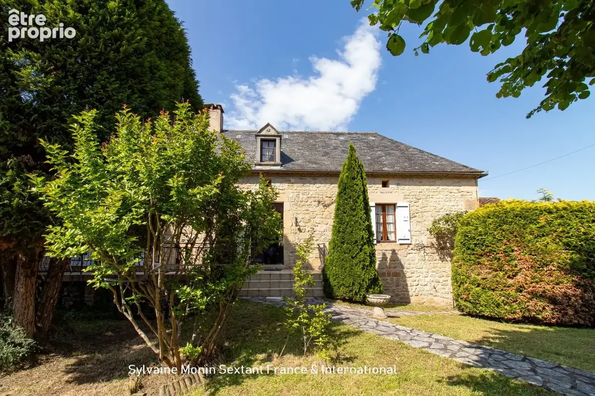 Maison en pierre au coeur d'un bourg paisible du Périgord noir - photo 2