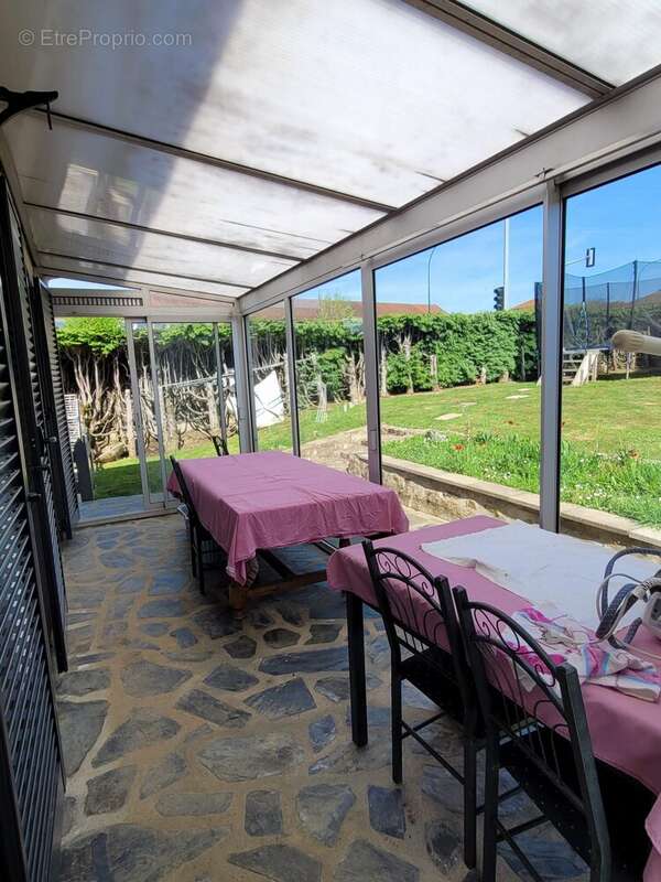 Maison à LE PALAIS-SUR-VIENNE