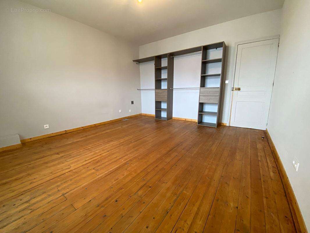 ** Authentique maison en pierre meulière - 110 m² hab. avec Terrain constructible - Double garage - photo 10