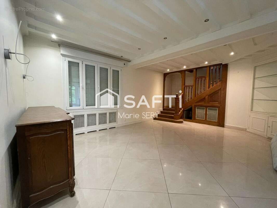 Maison 327 m² à Etrepagny  - photo 4