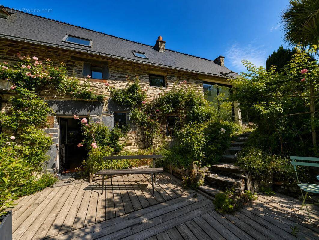 Maison à CARENTOIR