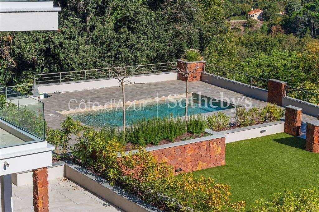 Appartement à MANDELIEU-LA-NAPOULE