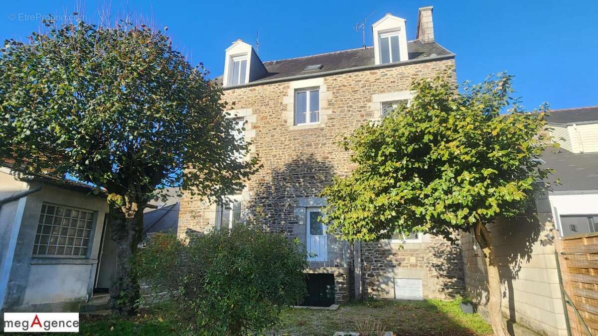 Appartement à FOUGERES