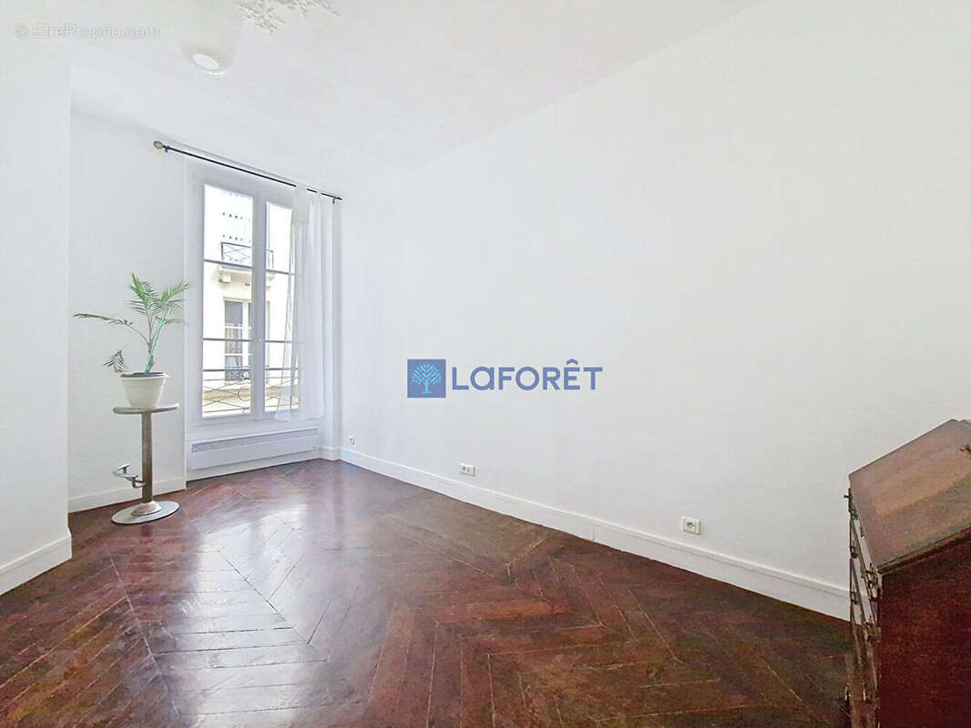 Appartement à PARIS-2E