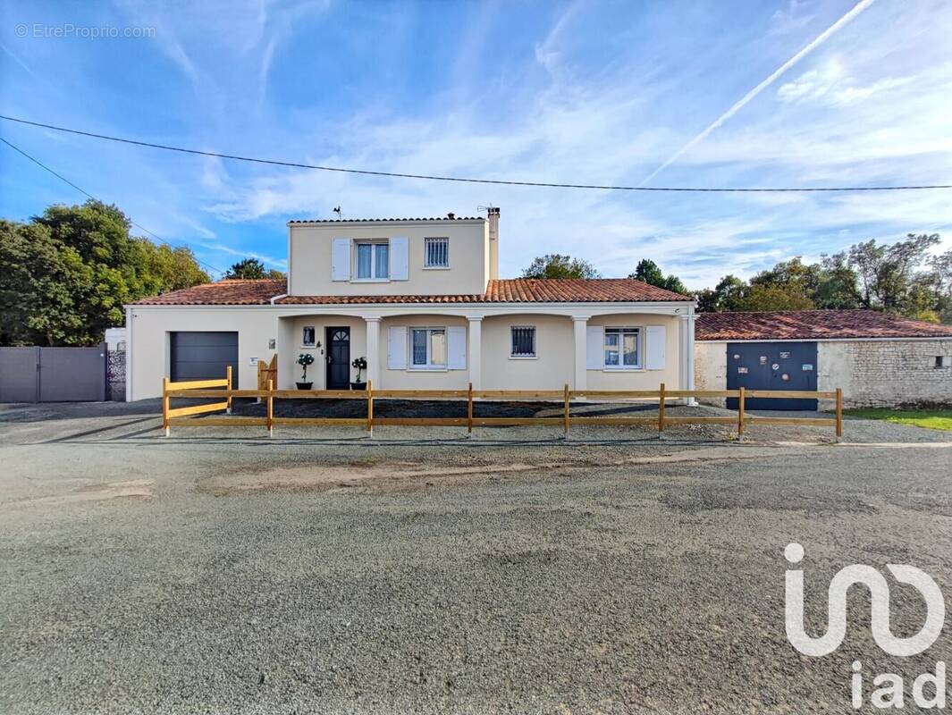 Photo 1 - Maison à PUYROLLAND