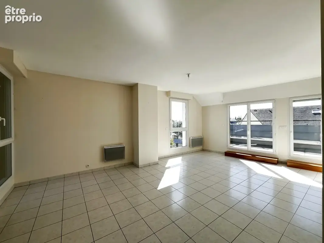 Nantes Perverie - Longchamp : Appartement T3 de 70 m2 au dernier étage, terrasse plein sud de 10 m2 et garage - photo 7