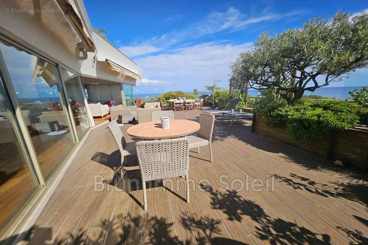 Appartement 193 m² à Villeneuve-Loubet  - photo 2