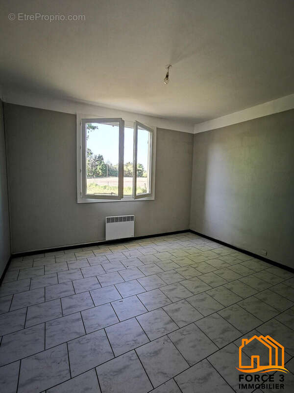 Maison 139 m² à Saint-Julien-En-Born  - photo 8