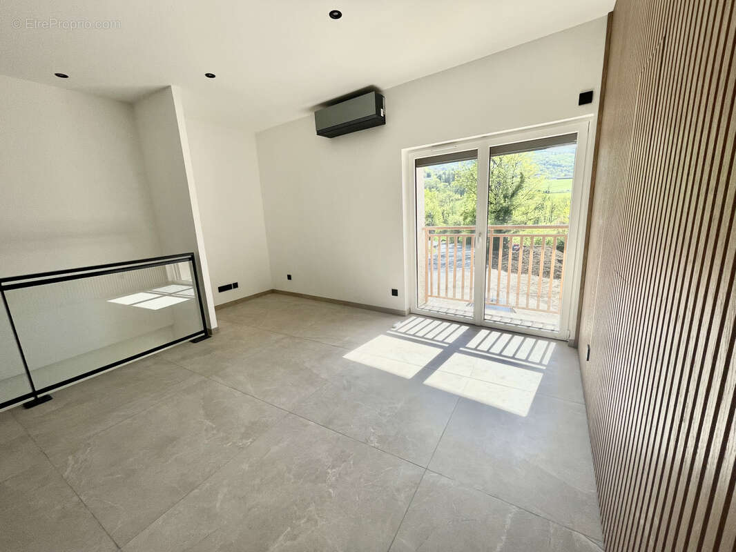 Appartement à COGNIN
