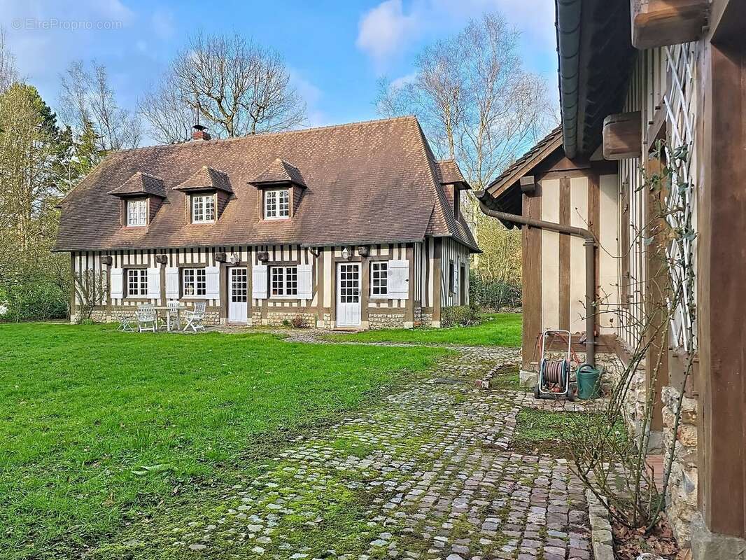 Maison à PONT-L'EVEQUE