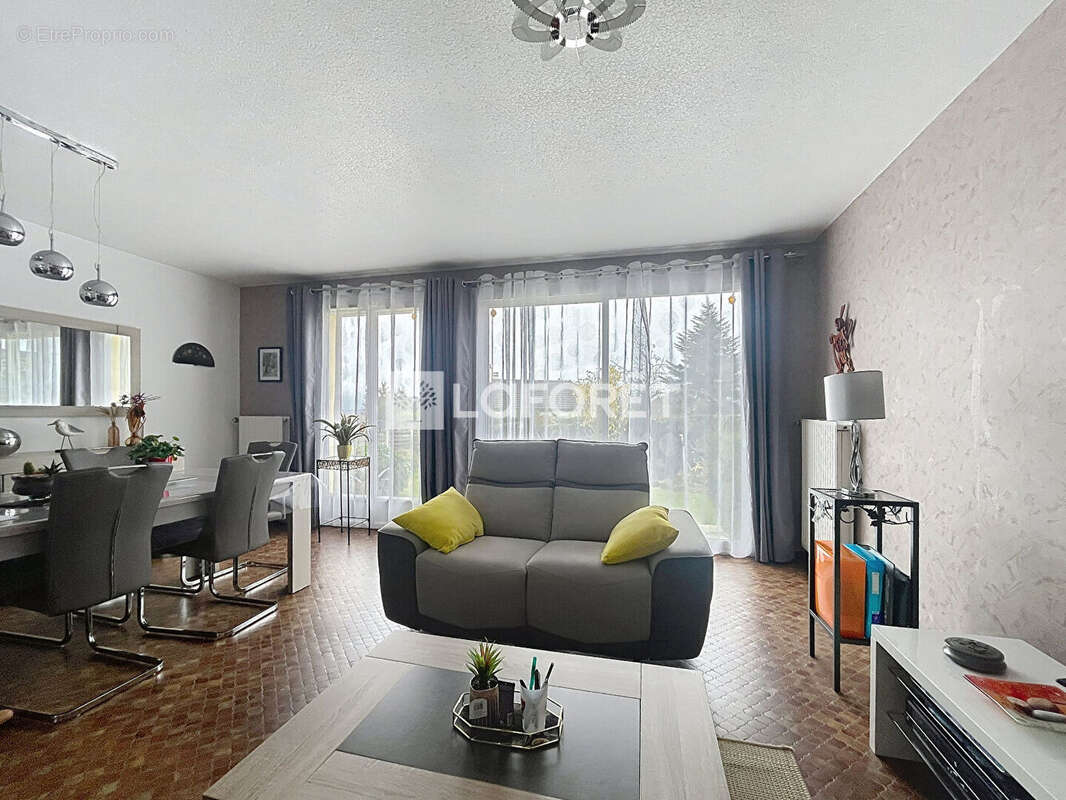 Maison à SAINT-GEORGES-DES-GROSEILLERS