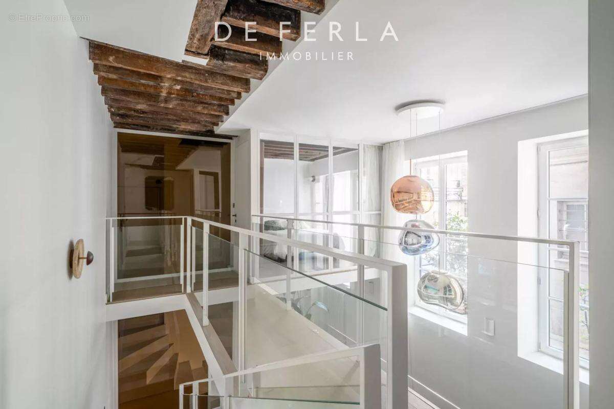 Appartement à PARIS-7E