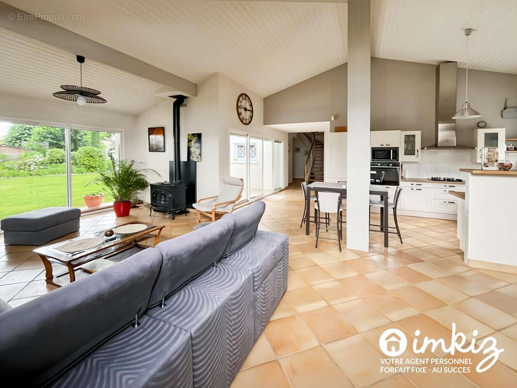 Maison 210m2 - 8 pièces - Vue imprenable - photo 4